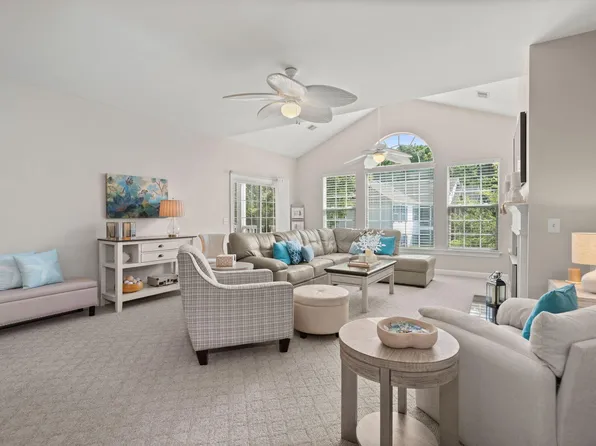 142 Golfview Lane, Summerville, SC 29485