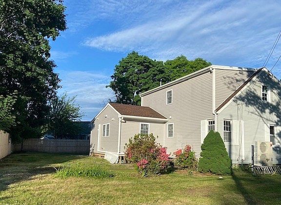 5th image of 32 Meadow Rd