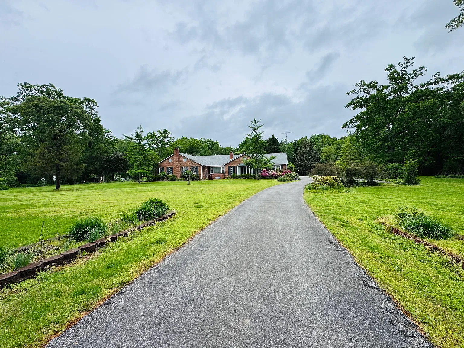 3 bed, 4485 sqft, $2,800 — Photo 4