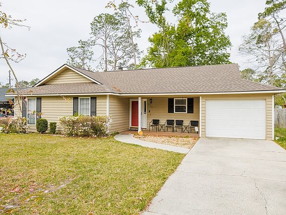 2nd image of 2302 Camden Cir