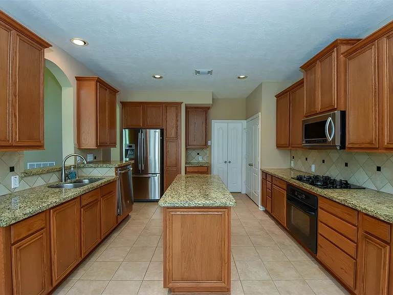 21223 Pennshore Ln — Photo 14