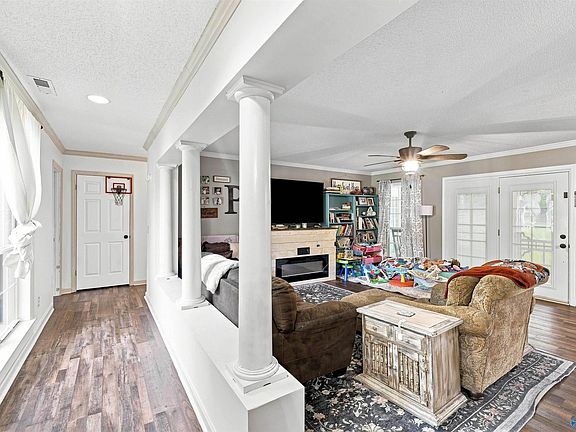 3rd image of 307 Chambers Rd