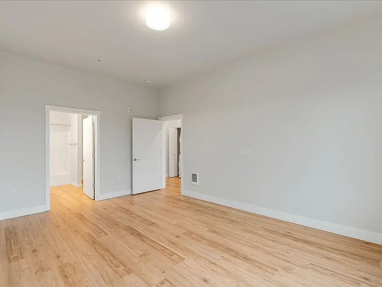 Brookside Apartments — Photo 73