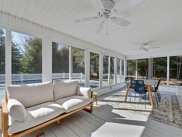 110 Sleepy Hollow Ln — Photo 14