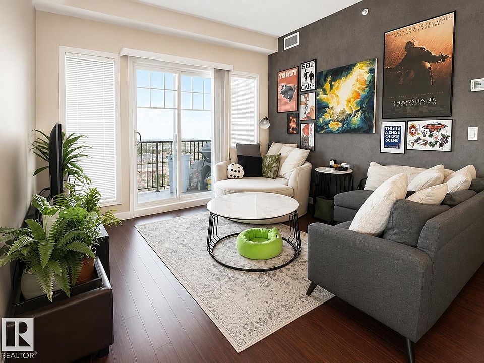 1st image of 6 Augustine Cres #3403