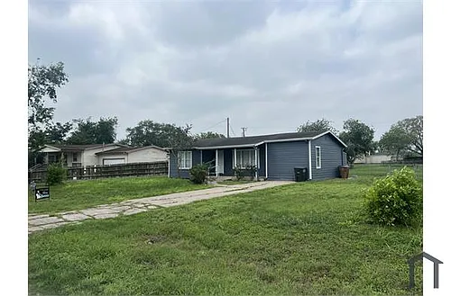 416 E Wildwood Dr Photo 1