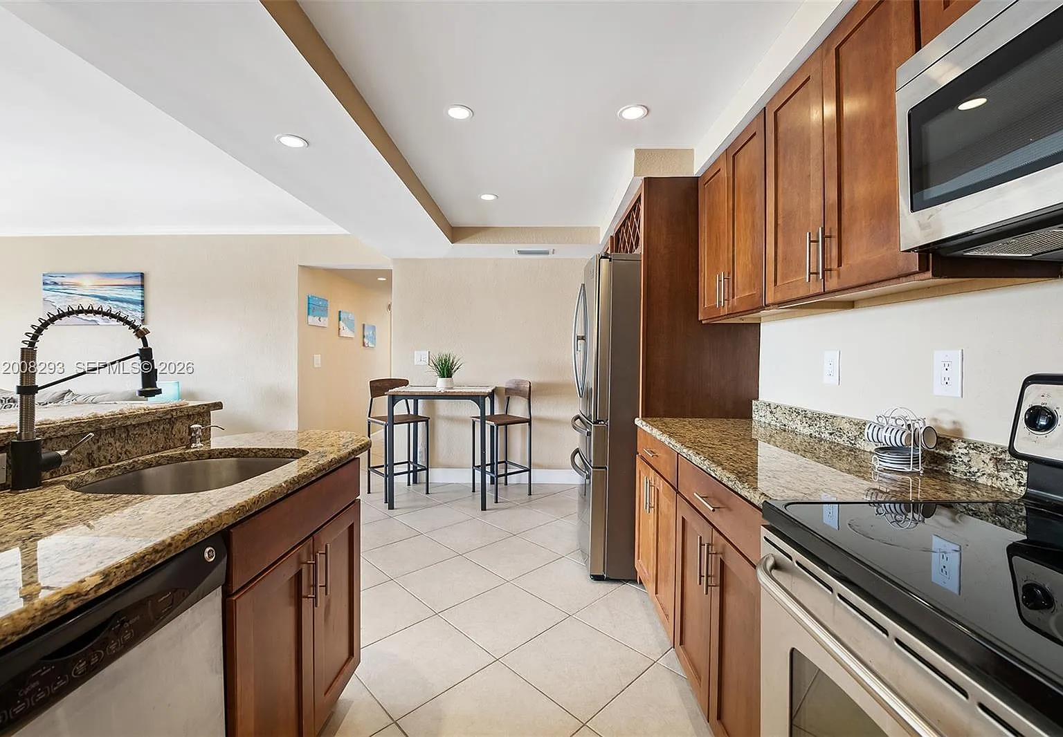 Lauderdale Tower Condo — Photo 4