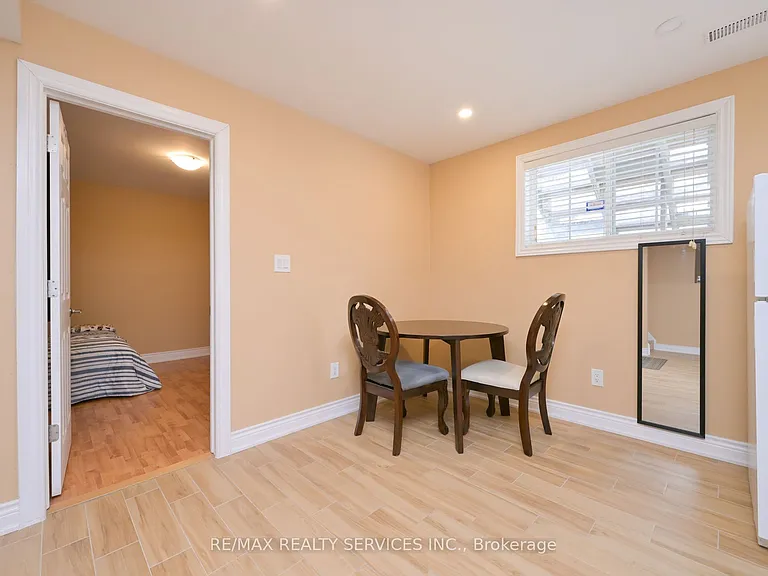 42 Brambirch Cres — Photo 12