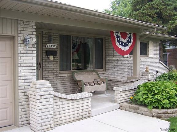 3rd image of 14458 Royal Dr