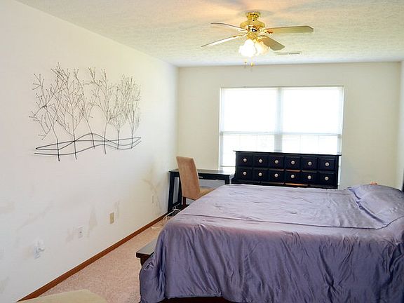 5th image of 710 Villa Dr