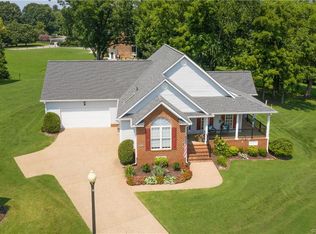 314 Kennon Pointe Dr, Colonial Heights, VA 23834