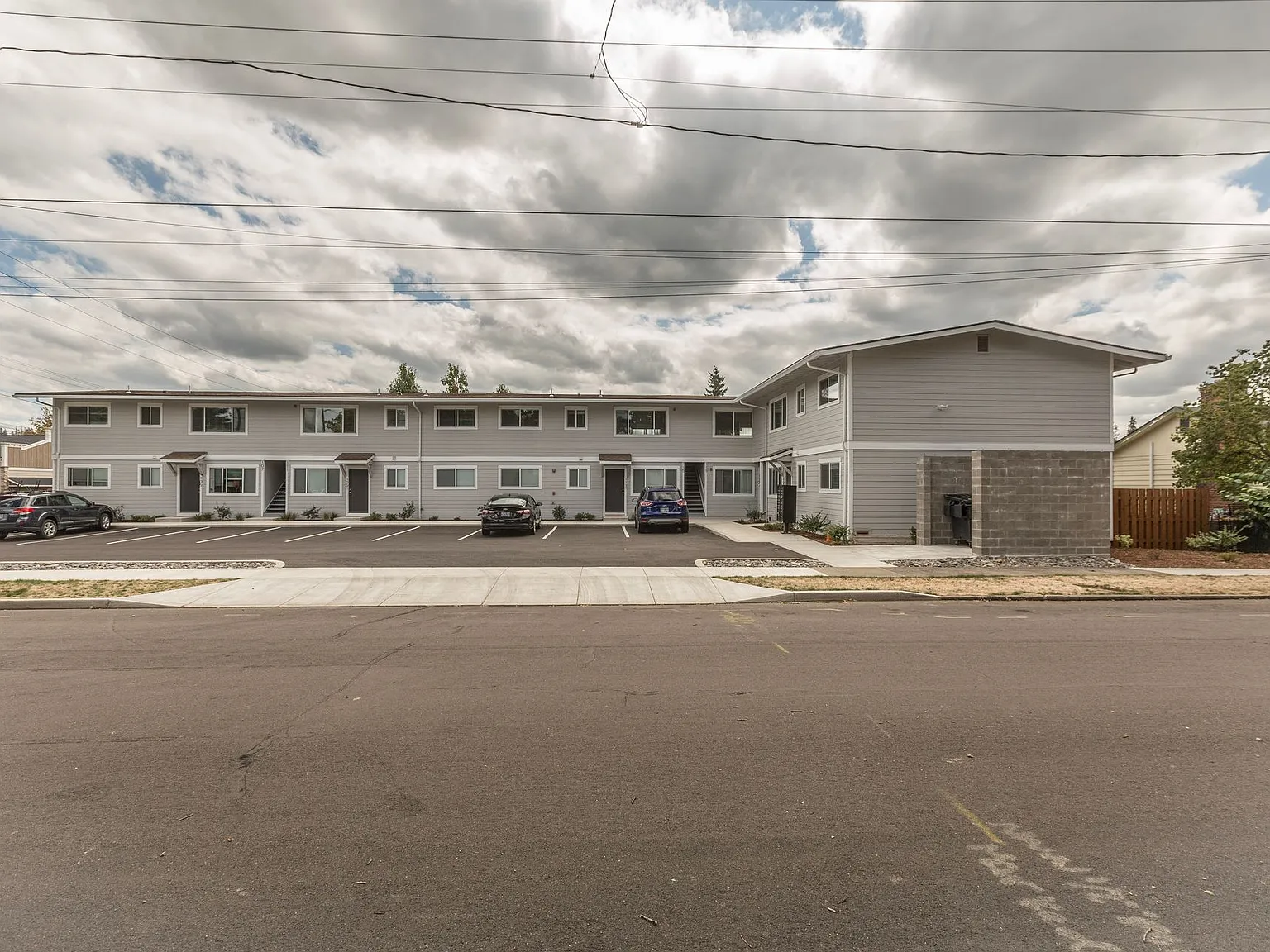 Gladstone Commons — Photo 4