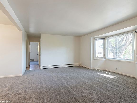3rd image of 527 W Eastman St APT 2B