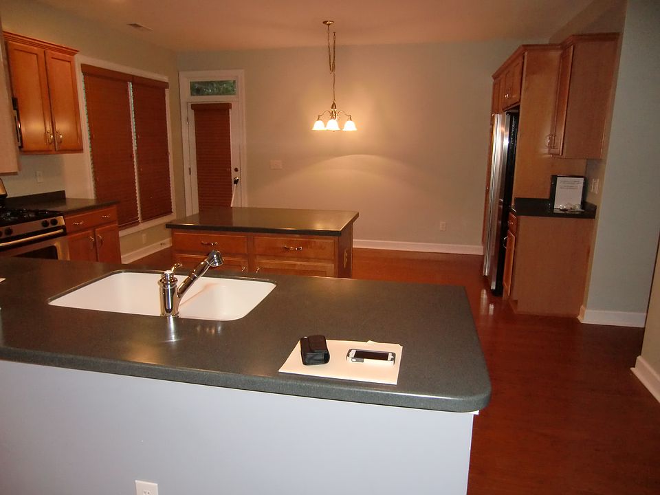 Spacious eat in kitchen