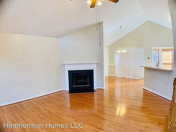 5th image of 4 Quiet Brook Ct