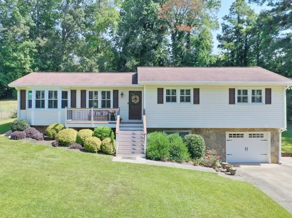 6884 Sky Lane Dr, Acworth, GA 30102