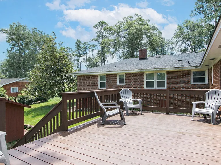 2415 Apricot Ln — Photo 27