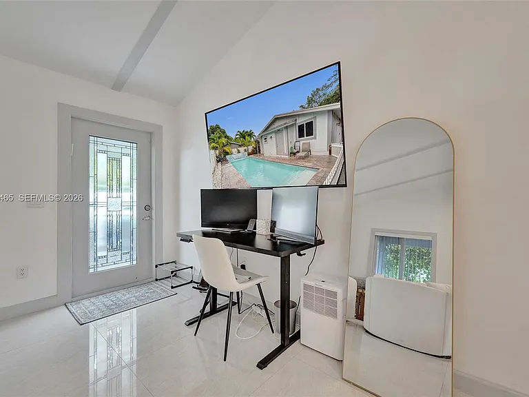 4541 SW 26th Ter — Photo 18