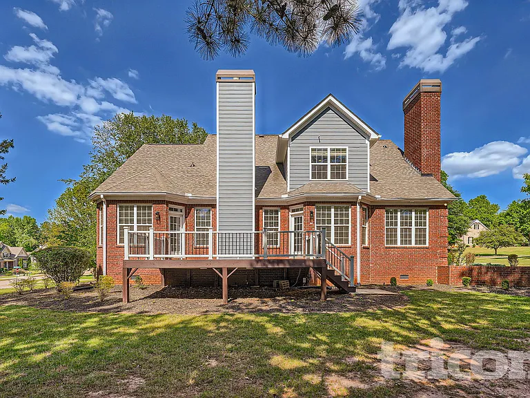 300 Fallstone Path — Photo 2