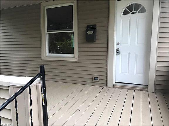 2nd image of 27134 1st St