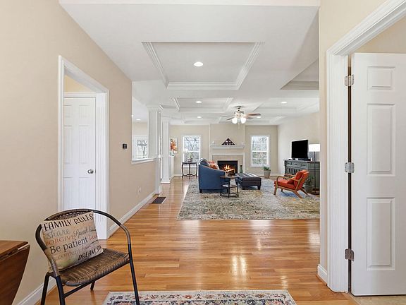 5th image of 105 Hidden Paddock Ln