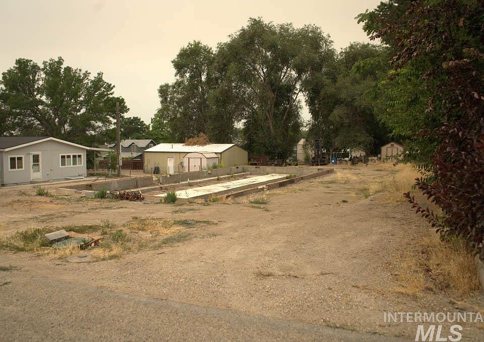 1st image of 515 17th Ave N