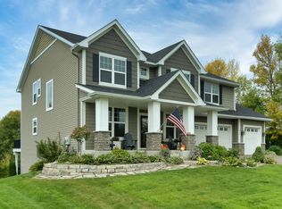 2550 Fieldstone Dr, Victoria, MN 55386