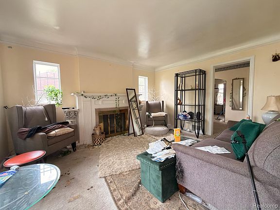 4th image of 5731 Philip St