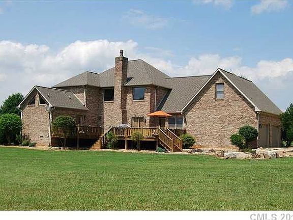 2nd image of 230 Daves Dr