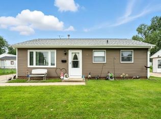 1018 17th St SW, Cedar Rapids, IA 52404