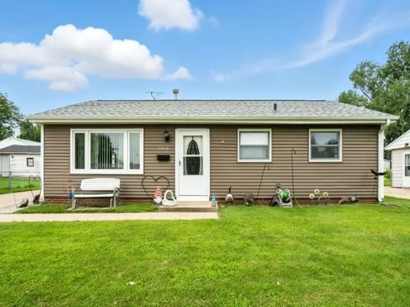 1018 17th St SW, Cedar Rapids, IA 52404