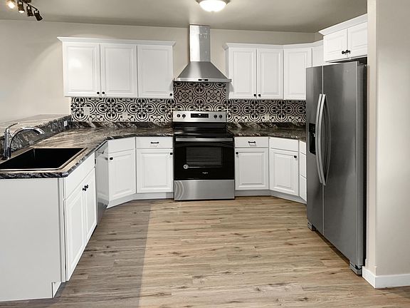 3rd image of 1008 Grant Dr