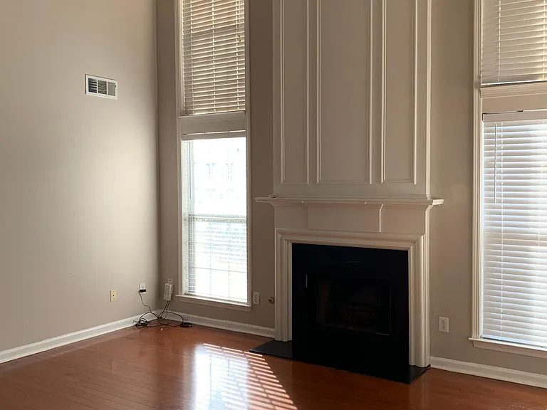 13610 Weycroft Cir — Photo 5