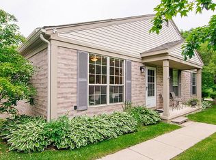 3062 Forest Creek Ct, Ann Arbor, MI 48108