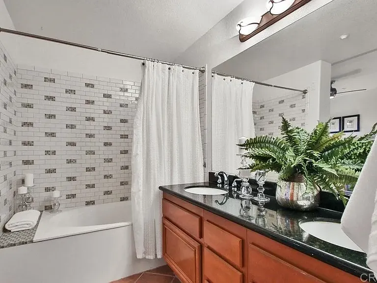 1501 India St #402 — Photo 8