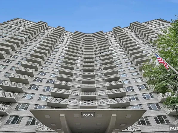 2000 Linwood Ave APT 23E, Fort Lee, NJ 07024