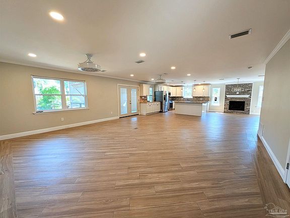 3rd image of 1001 Stillbrook Rd