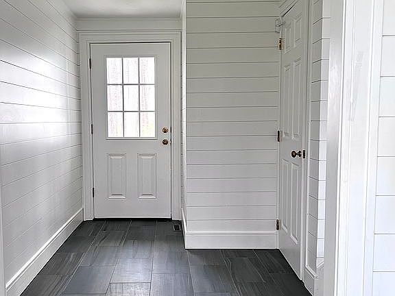 Mudroom to front yard