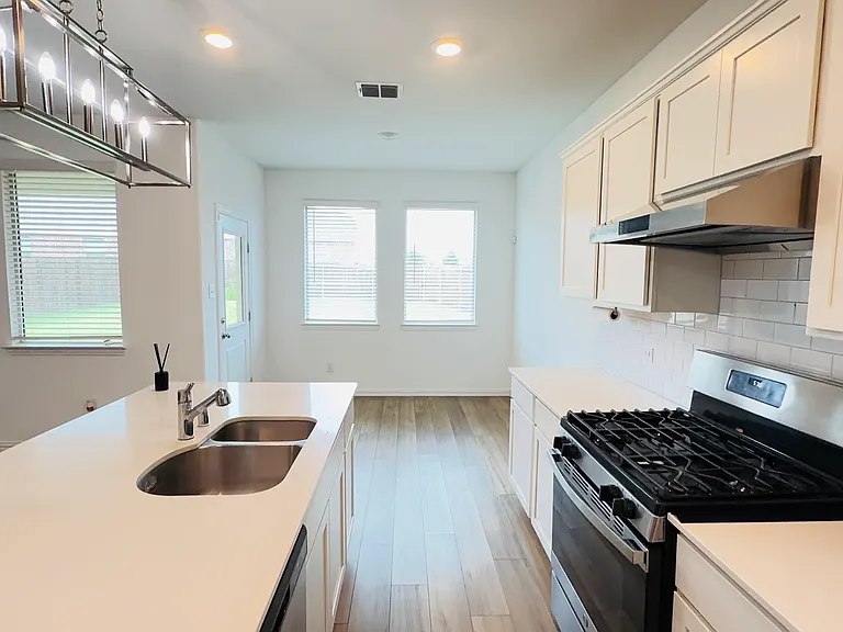 7908 Lindheimer Ln — Photo 15