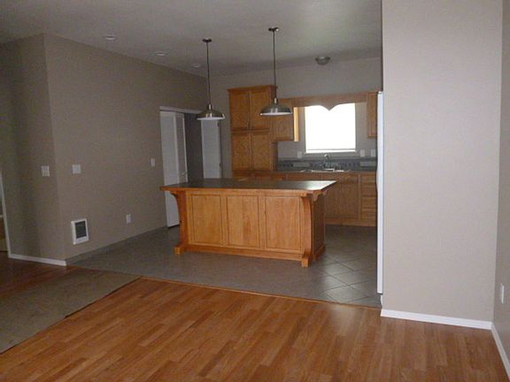 2nd image of 1308 Mozi Ln