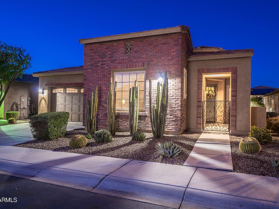 1st image of 824 E Laddoos Ave