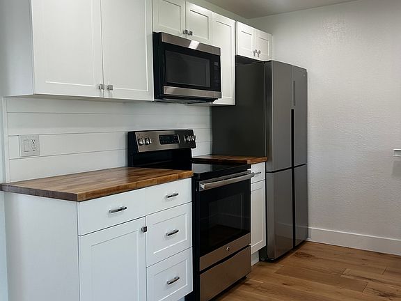 2nd image of 4499 Dorando Dr