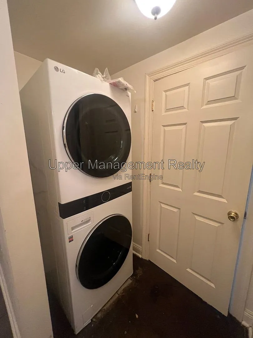 3 bed, 3.0 bath, $2,400 — Photo 4