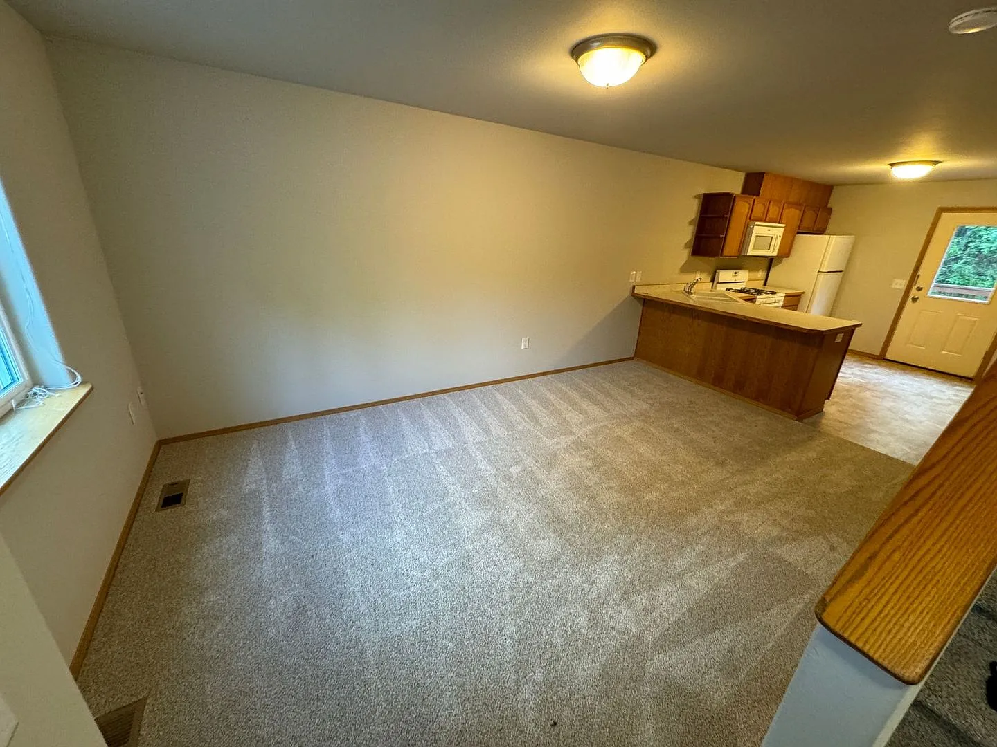 2875 S Donovan Drive — Photo 2