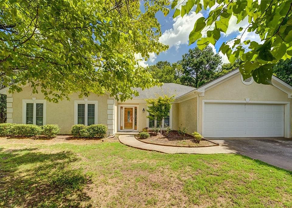 1st image of 358 Golfcrest Dr SE