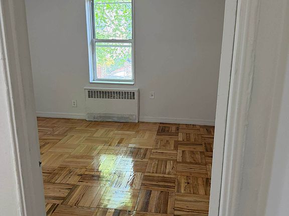 3rd image of 217 E 7th St APT 2C