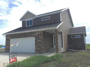 1121 46th Ave S, Moorhead, MN 56560