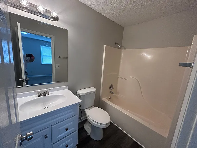 2413 Robbins St — Photo 28