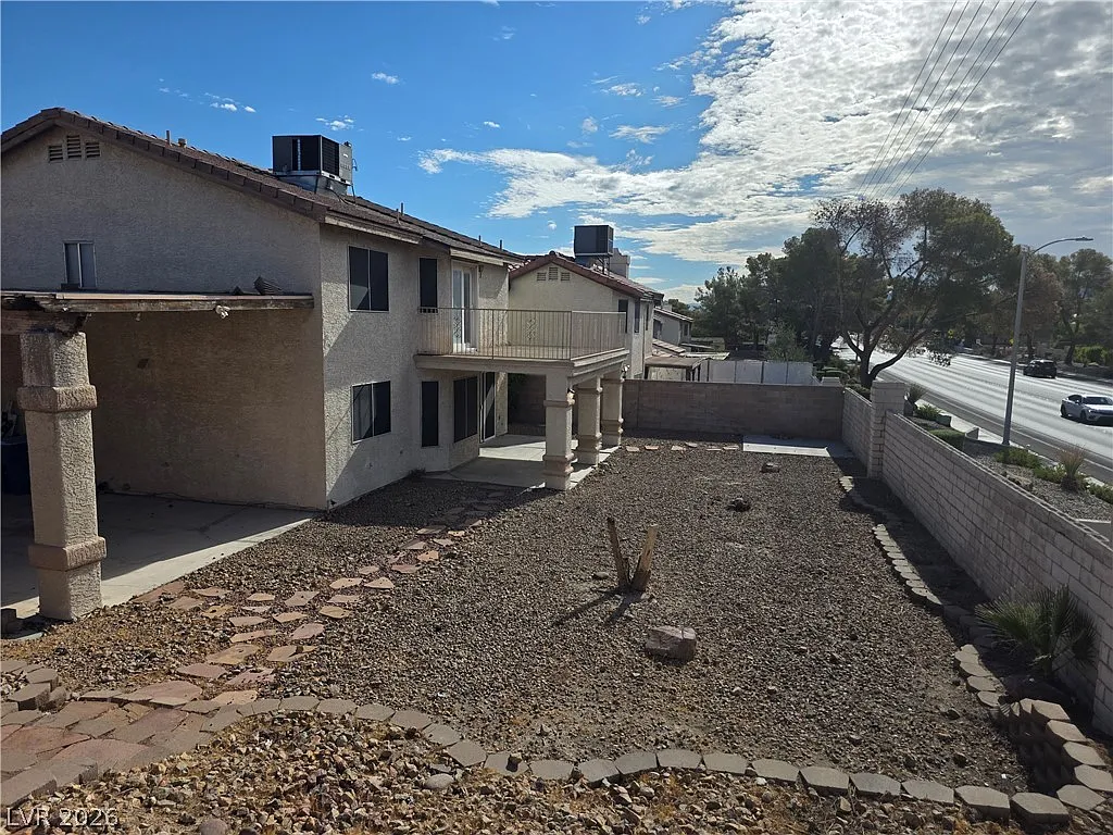 3 bed, 2.5 bath, 1873 sqft, $1,844 — Photo 4