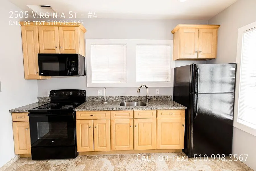 Building Photo - 2505 Virginia St #4